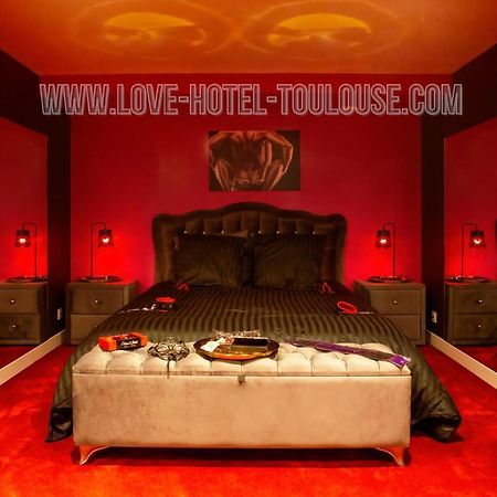 Suite Miroirs Love Hotel Toulouse Bagian luar foto